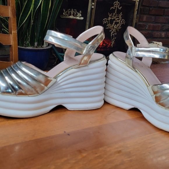 Zara Special Edition Gold Platform Sandals 37 - Picture 4 of 9